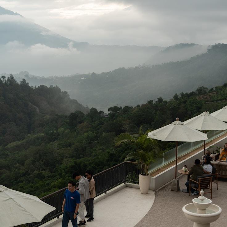 Outdoor terrace seating suitable for families in Firenze